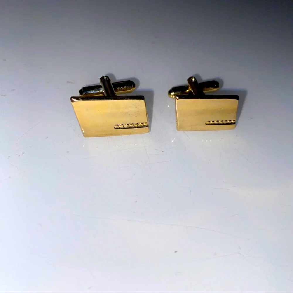 Vintage gold‎ toned engraved cuff links
